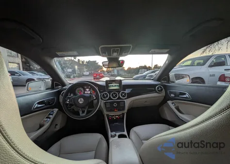 2015 Mercedes-Benz Cla 250 4Matic z USA, uszkodzony, nr VIN WDDSJ4GB7FN215929